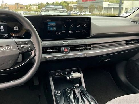 Used 2025 Kia K4 FWD image 9