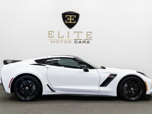 Used 2017 Chevrolet Corvette Z06 image 9