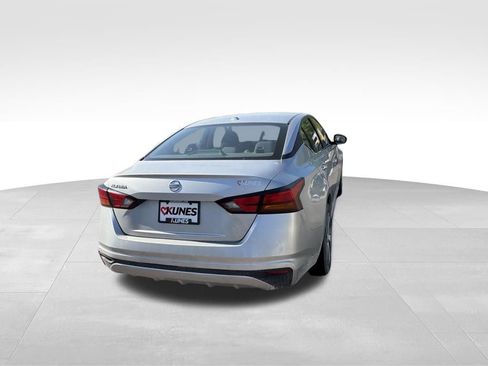 Used 2020 Nissan Altima 2.5 S FWD image 9