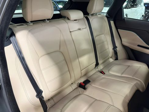 Used 2019 Jaguar F-PACE Prestige AWD/4WD image 31