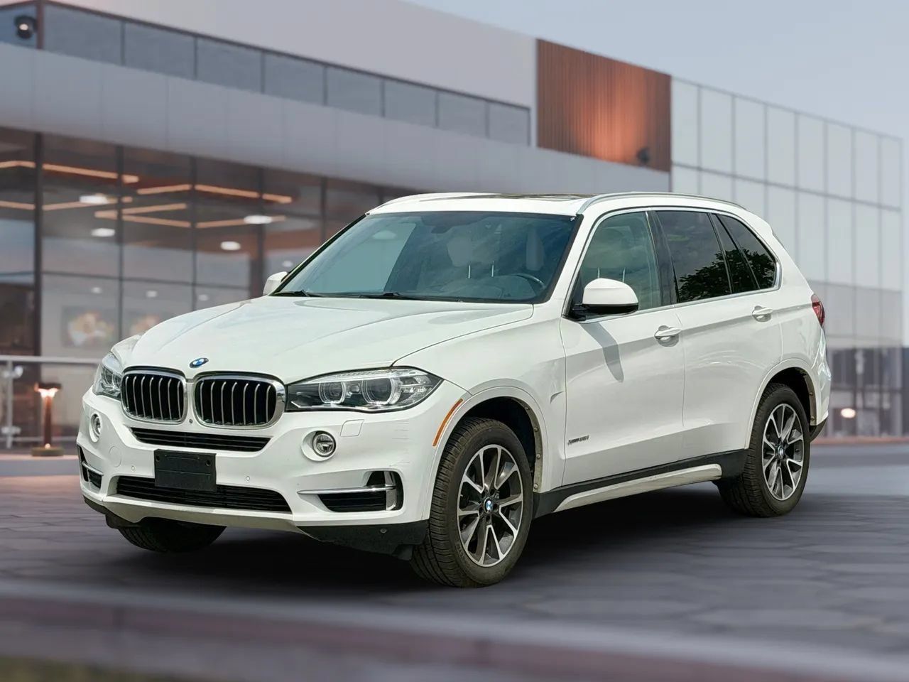Used 2017 BMW X5 xDrive35i AWD/4WD image 4