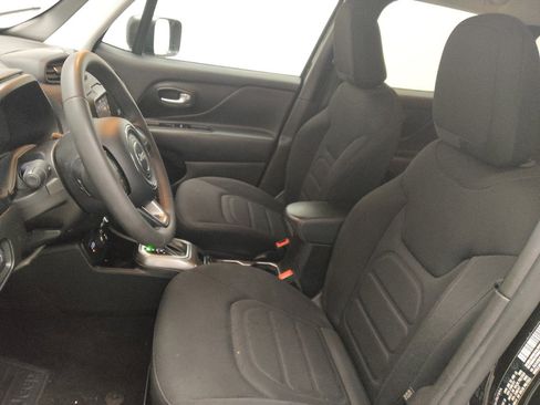 Used 2022 Jeep Renegade Latitude image 17