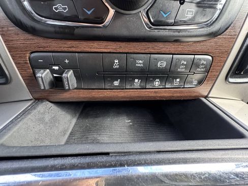 Used 2016 RAM 3500 Laramie AWD/4WD image 11