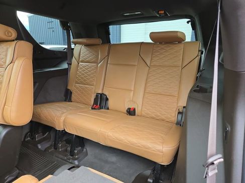Used 2021 Cadillac Escalade Premium Luxury AWD/4WD image 33
