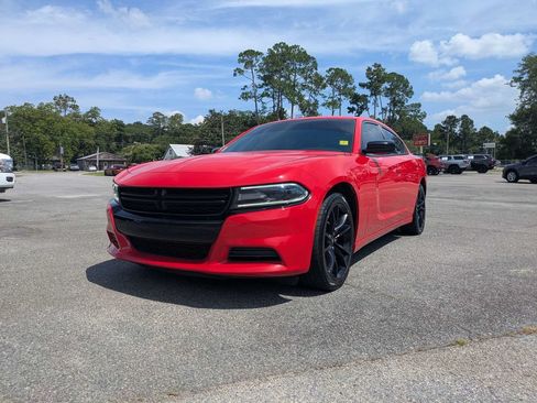 Used 2018 Dodge Charger SXT w/ Blacktop Package RWD image 7