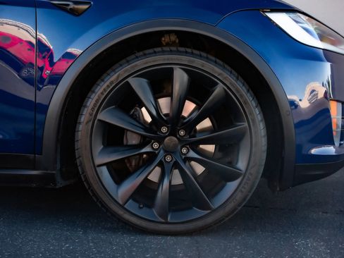 Used 2018 Tesla Model X P100D image 38