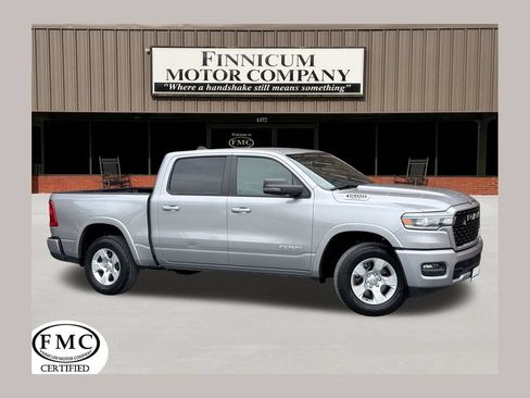 Used 2025 RAM 1500 Big Horn AWD/4WD image 1