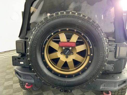 Used 2016 Jeep Wrangler Unlimited Rubicon AWD/4WD image 34