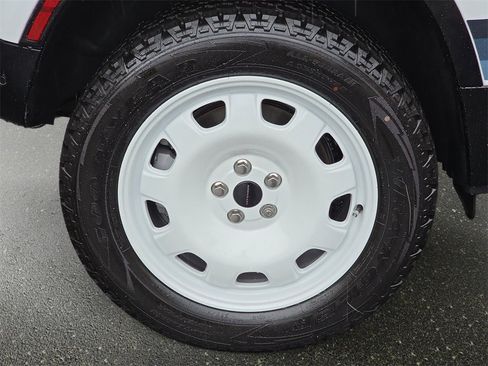 New 2026 Land Rover Defender 110 S image 33