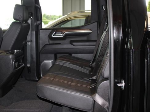 Used 2025 Chevrolet Silverado 1500 High Country w/ Midnight Edition AWD/4WD image 35