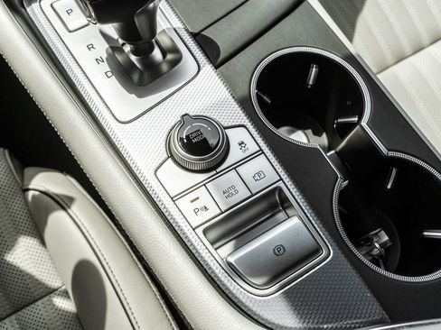 Used 2022 Genesis G70 2.0T w/ Prestige Package AWD/4WD image 22