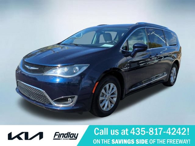 Used 2017 Chrysler Pacifica Touring-L Plus FWD image 1