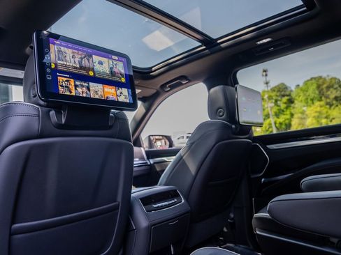 Used 2026 Cadillac Escalade ESV Sport w/ LPO, ONYX Package image 22