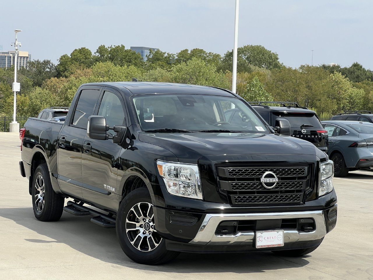 Used 2024 Nissan Titan SV w/ SV Convenience Package RWD image 1