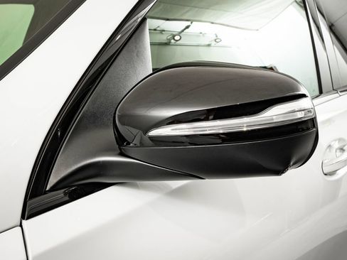 Used 2025 Mercedes-Benz GLS 450 4MATIC image 16