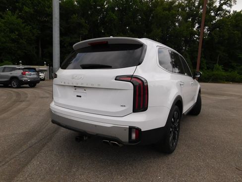 Used 2024 Kia Telluride AWD image 4