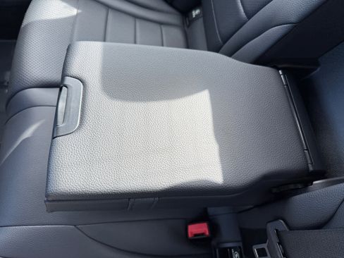 Used 2018 Mercedes-Benz C 300 Sedan image 17