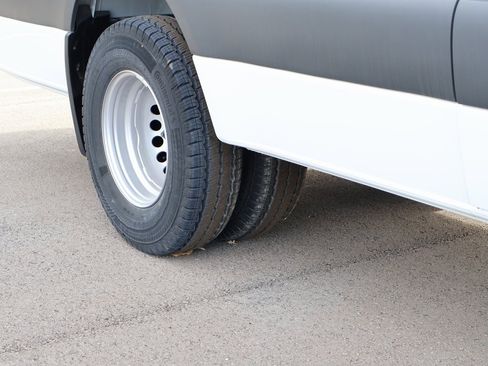 Used 2024 Mercedes-Benz Sprinter 3500 image 9