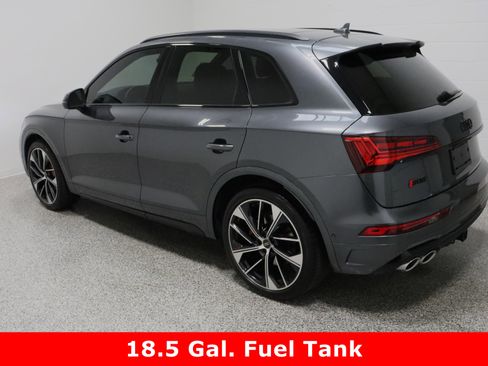 Used 2024 Audi SQ5 Prestige image 9