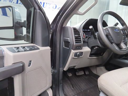 Used 2022 Ford F250 XLT w/ XLT Premium Package image 48