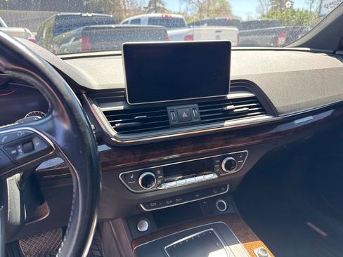 Used 2018 Audi Q5 2.0T Premium Plus w/ Premium Plus Package AWD/4WD image 12