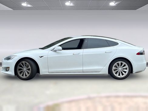 Used 2018 Tesla Model S 75D AWD/4WD image 2