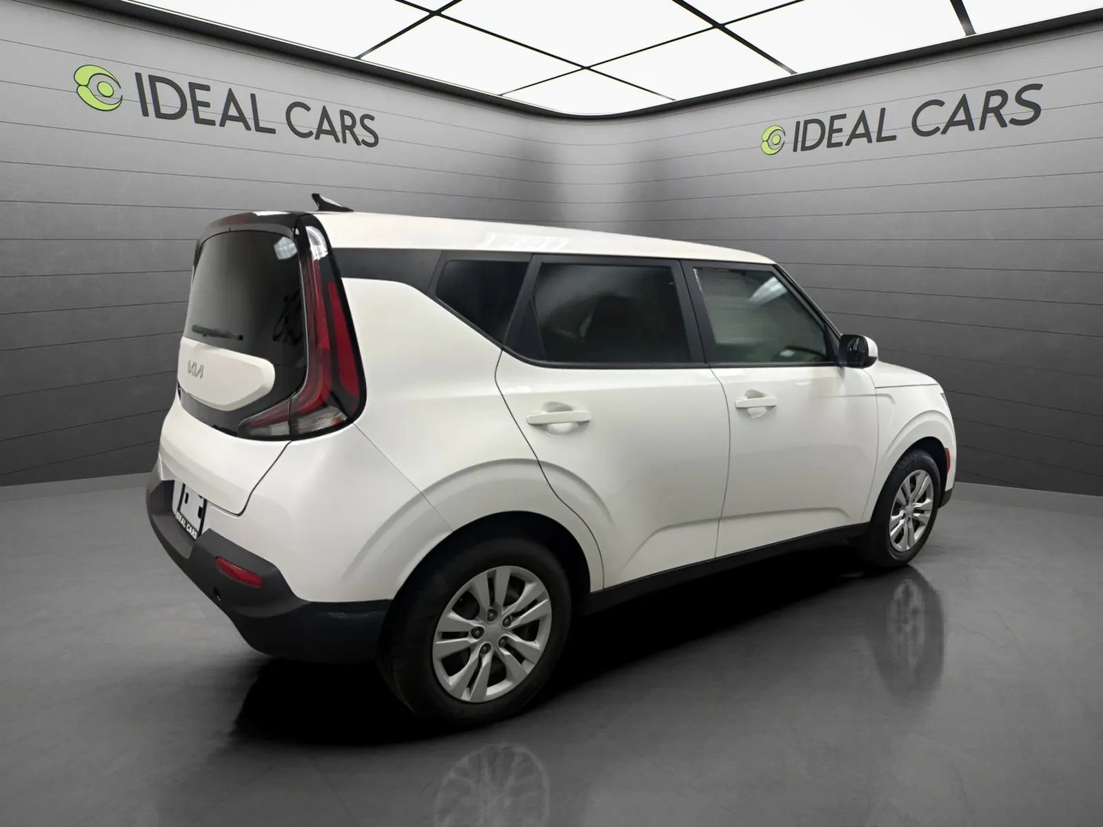 Used 2023 Kia Soul LX FWD image 5
