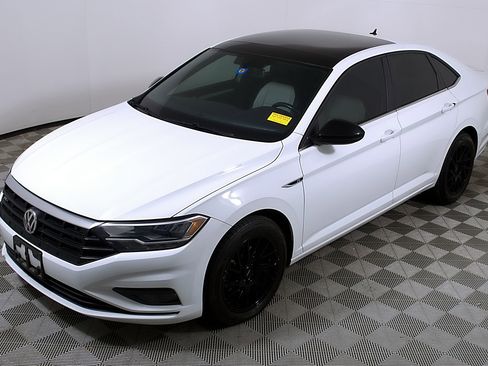 Used 2019 Volkswagen Jetta R-Line image 3