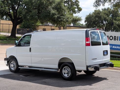 Used 2025 Chevrolet Express 2500 w/ Driver Convenience Package RWD image 7