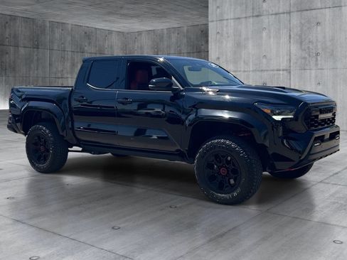 Used 2025 Toyota Tacoma TRD Pro AWD/4WD image 7