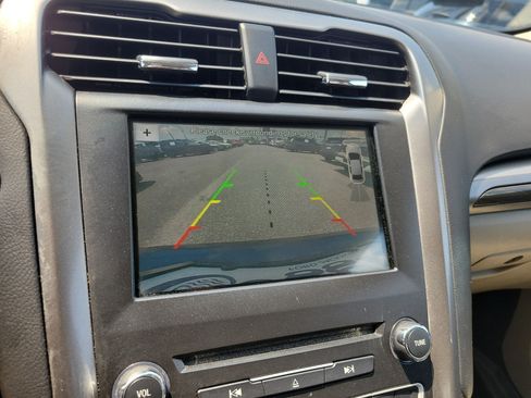 Used 2018 Ford Fusion SE w/ Fusion SE Technology Package FWD image 30