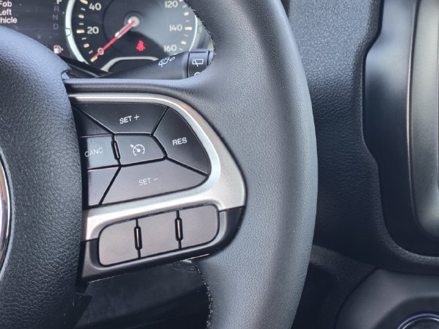 Used 2021 Jeep Renegade Latitude FWD image 27