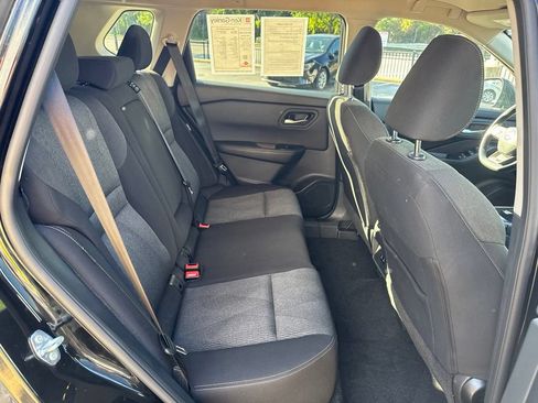 Used 2025 Nissan Rogue SV FWD image 30