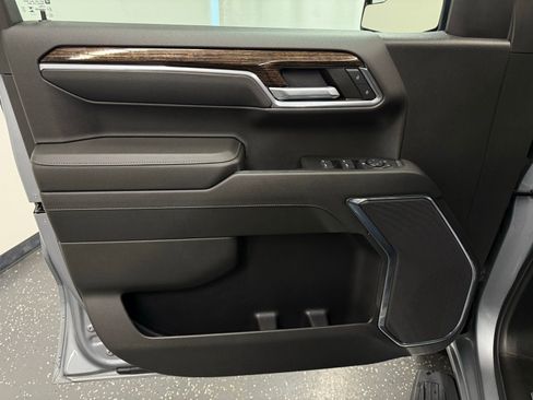 Used 2024 GMC Sierra 1500 SLE w/ Preferred Package image 9