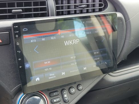 Used 2012 Toyota Prius C One FWD image 21