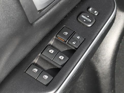 Used 2017 Toyota Camry LE image 15