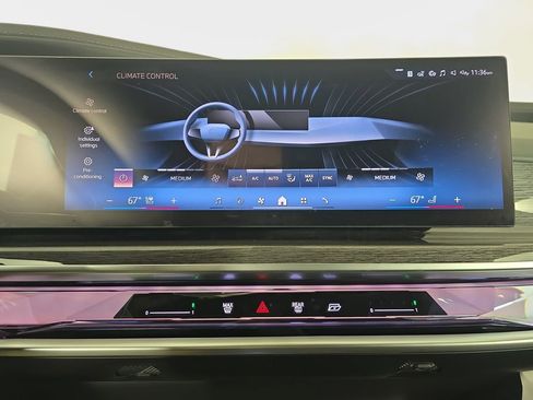 New 2026 BMW i7 xDrive60 w/ Executive Package AWD/4WD image 24