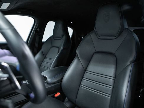 Certified 2023 Porsche Cayenne Turbo GT AWD/4WD image 5