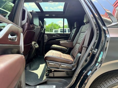 Used 2023 Cadillac Escalade V AWD/4WD image 36