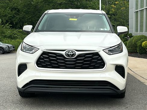 Used 2020 Toyota Highlander L AWD/4WD image 3