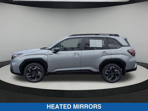 Used 2025 Subaru Forester Premium AWD/4WD image 7