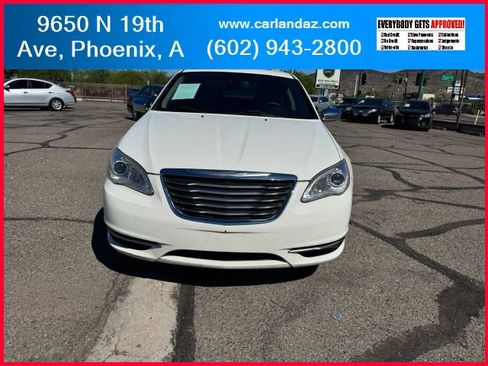Used 2011 Chrysler 200 Limited image 3