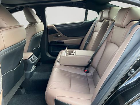 New 2025 Lexus ES 350 Ultra Luxury image 8