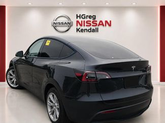 Used 2024 Tesla Model Y 2WD video 2