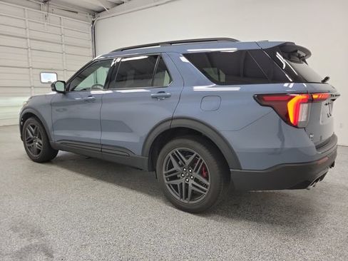 Certified 2025 Ford Explorer ST AWD/4WD image 4