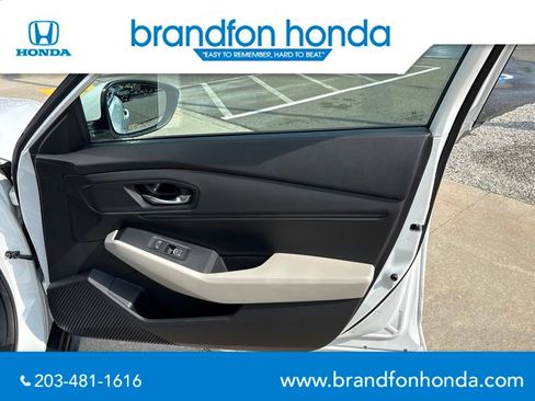 Used 2023 Honda Accord EX image 8