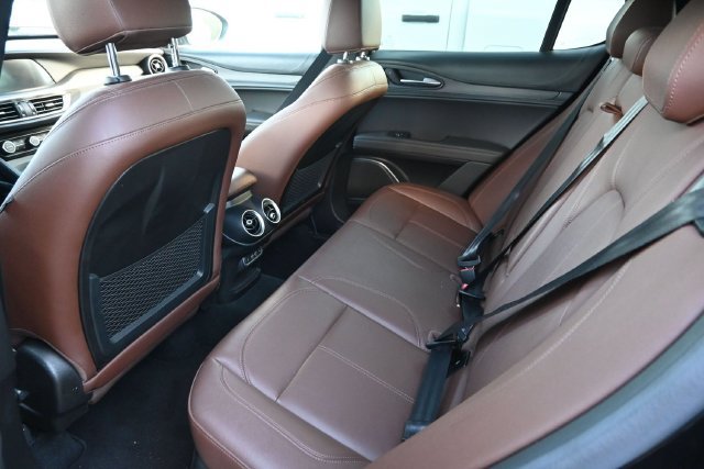 Used 2023 Alfa Romeo Stelvio Ti AWD/4WD image 16