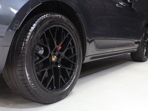 Used 2017 Porsche Macan GTS AWD/4WD image 21