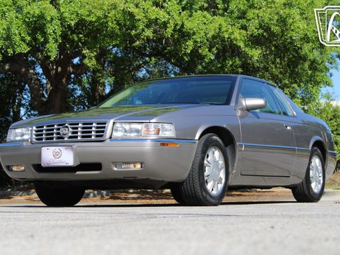 Used 1996 Cadillac Eldorado image 3