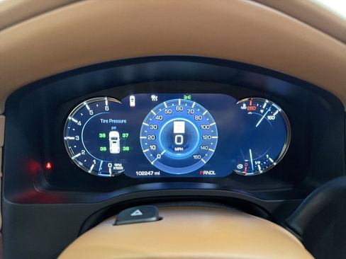 Used 2017 Cadillac Escalade Platinum RWD image 19